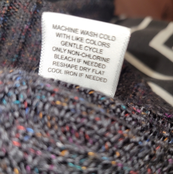 Maurices lightweight sweater size medium - Picture 4 of 4